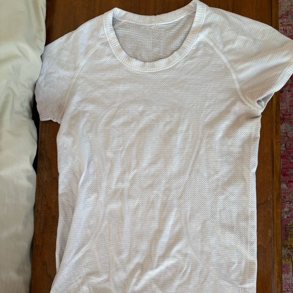 Lululemon Athletica White Short Sleeve Tee